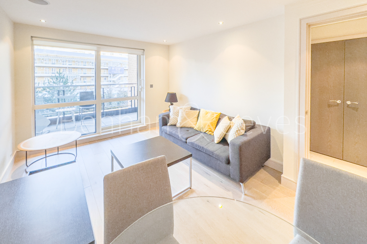 1  bedroom flat to rent in Chelsea Creek, Park Street, SW6-image 1