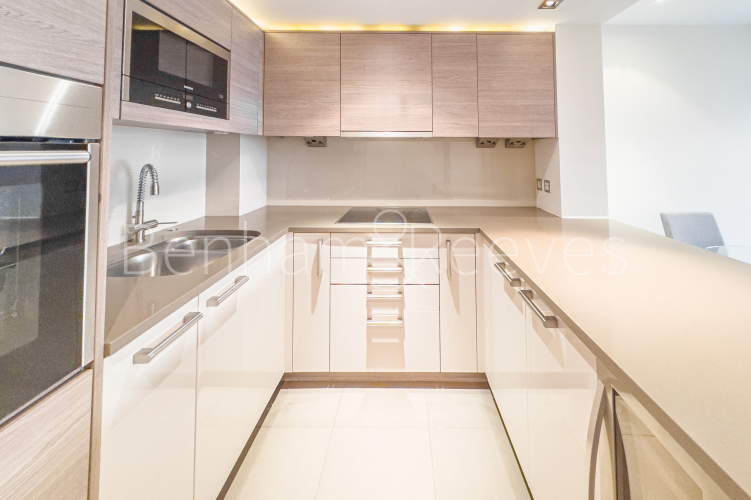 1  bedroom flat to rent in Chelsea Creek, Park Street, SW6-image 2