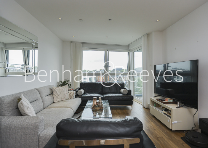 2  bedrooms flat to rent in Queensland Road, Highgate, N7-image 1