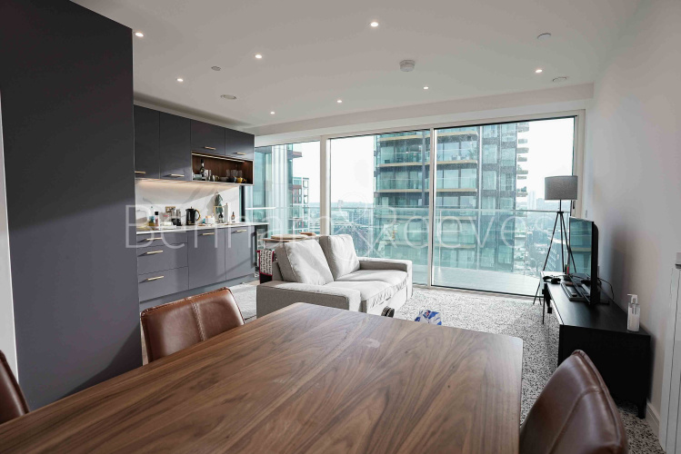 2  bedrooms flat to rent in Brigadier Walk Royal, Arsenal Riverside, SE18-image 3