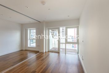1  bedroom flat to rent in Dickens Yard, Ealing, W5-image 1