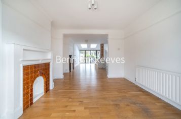 4  bedrooms house to rent in Brentmead gardens, Ealing, NW10-image 3