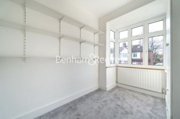 4  bedrooms house to rent in Brentmead gardens, Ealing, NW10-image 20