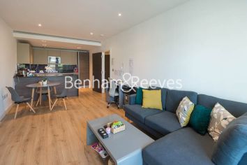 1  bedroom flat to rent in Sovereign Court, Hammersmith, W6-image 1