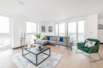 3  bedrooms flat to rent in Sovereign Court, Hammersmith, W6-image 1