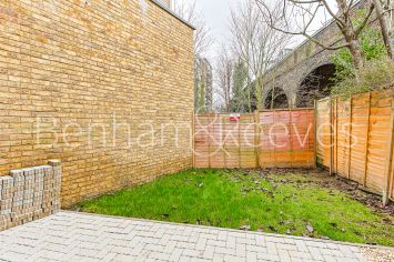 3  bedrooms flat to rent in Disraeli Road, Hammersmith, SW15-image 5