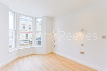 3  bedrooms flat to rent in Disraeli Road, Hammersmith, SW15-image 16