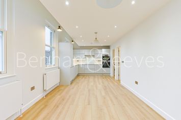 2  bedrooms flat to rent in Disraeli Road, Hammersmith, SW15-image 5