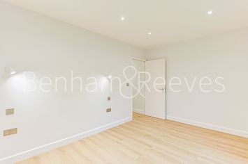 2  bedrooms flat to rent in Disraeli Road, Hammersmith, SW15-image 13