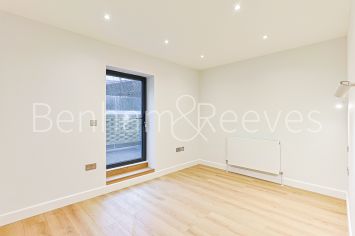 2  bedrooms flat to rent in Disraeli Road, Hammersmith, SW15-image 14