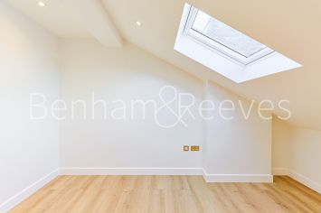 2  bedrooms flat to rent in Disraeli Road, Hammersmith, SW15-image 5