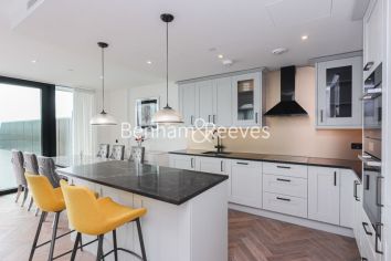 3  bedrooms flat to rent in Merino Gardens, London Dock, Wapping, E1W-image 2