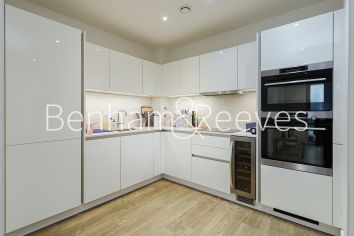 2  bedrooms flat to rent in Gordian Apartments, Greenwich, SE10-image 2