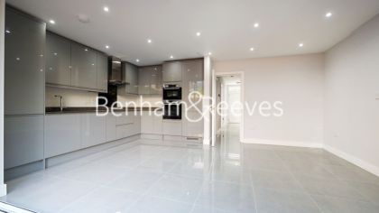 5  bedrooms house to rent in Hornby Close, Hampstead ,NW3-image 2