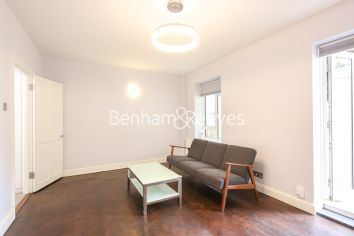 3  bedrooms flat to rent in Chelsea Manor Court, Chelsea, SW3-image 1