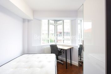 3  bedrooms flat to rent in Chelsea Manor Court, Chelsea, SW3-image 22