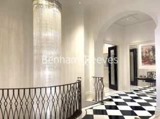 4  bedrooms flat to rent in Pont Street, Knightsbridge, SW1X-image 2