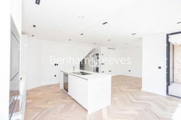 2  bedrooms flat to rent in Cluny Mews, Kensington, SW5-image 12