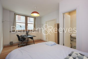 3  bedrooms flat to rent in Phillimore Walk, Kensington, W8-image 11