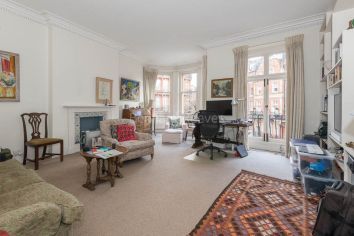 1  bedroom flat to rent in Kensington Court, Kensington, W8-image 1