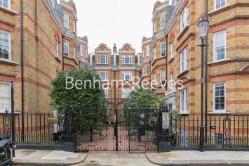 3  bedrooms flat to rent in Pitt Street, Kensington, W8-image 17