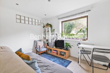1  bedroom flat to rent in Tinniswood Close, Drayton Park, N5-image 2