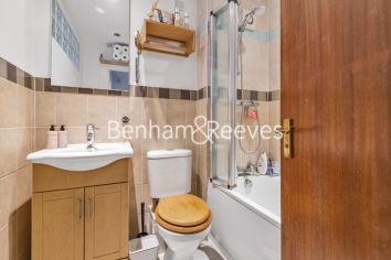 1  bedroom flat to rent in Tinniswood Close, Drayton Park, N5-image 5