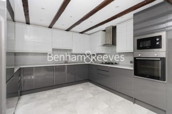 5  bedrooms house to rent in Swakeleys Road, Uxbridge, UB10-image 7