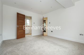 5  bedrooms house to rent in Swakeleys Road, Uxbridge, UB10-image 8