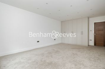5  bedrooms house to rent in Swakeleys Road, Uxbridge, UB10-image 12