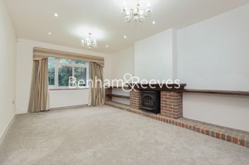 5  bedrooms house to rent in Swakeleys Road, Uxbridge, UB10-image 16