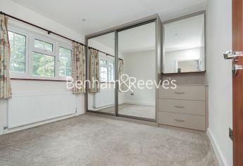 5  bedrooms house to rent in Swakeleys Road, Uxbridge, UB10-image 19