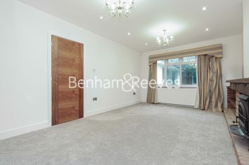 5  bedrooms house to rent in Swakeleys Road, Uxbridge, UB10-image 22