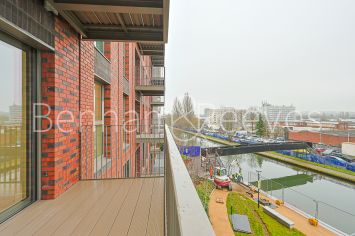 2  bedrooms flat to rent in Quay Walk, Grand Union, HA0-image 6