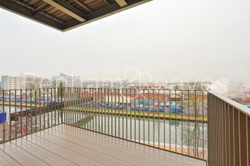 2  bedrooms flat to rent in Quay Walk, Grand Union, HA0-image 8