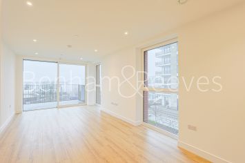 2  bedrooms flat to rent in Quay Walk, Grand Union, HA0-image 9