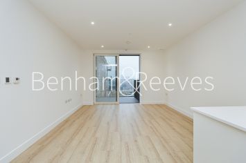 1  bedroom flat to rent in Quay Walk, Grand Union, HA0-image 16