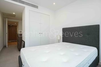 2  bedrooms flat to rent in Landmark east tower, Marsh wall, E14-image 9