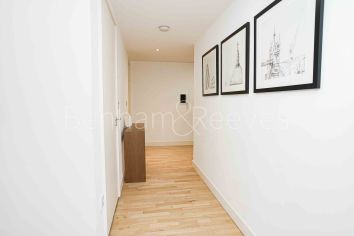 2  bedrooms flat to rent in Landmark east tower, Marsh wall, E14-image 17
