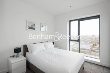 2  bedrooms flat to rent in London City Island, Botanic Square, E14-image 3