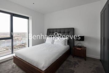 2  bedrooms flat to rent in London City Island, Botanic Square, E14-image 6