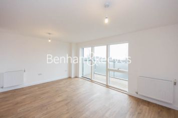 1  bedroom flat to rent in Royal Dockside, Beckton, E16-image 1