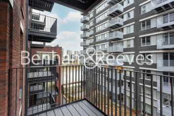 Studio flat to rent in Goodluck Hope Walk, Canary wharf, E14-image 4