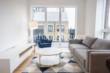 1  bedroom flat to rent in GoodLuck Hope Walk, Canning Town, E14-image 1