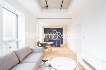 1  bedroom flat to rent in GoodLuck Hope Walk, Canning Town, E14-image 2