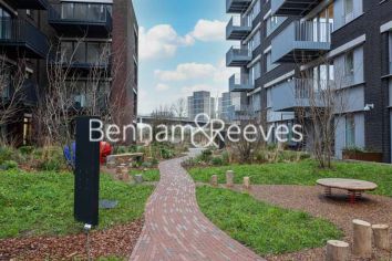 1  bedroom flat to rent in GoodLuck Hope Walk, Canning Town, E14-image 19