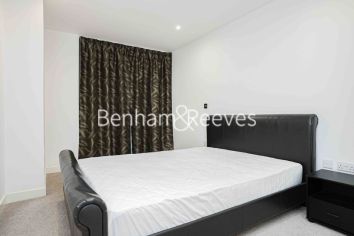 1  bedroom flat to rent in west tower, Canary Wharf, E14-image 3