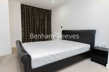 1  bedroom flat to rent in west tower, Canary Wharf, E14-image 13