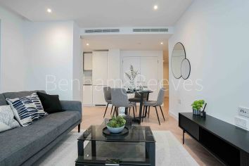 2  bedrooms flat to rent in One Thames Quay, Canary wharf, E14-image 1