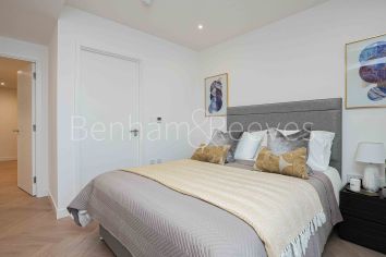 2  bedrooms flat to rent in One Thames Quay, Canary wharf, E14-image 6